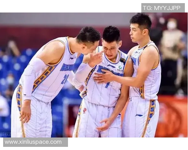 南京羽毛球队与武汉羽毛球队赛后复盘分析比赛节奏与战术对决